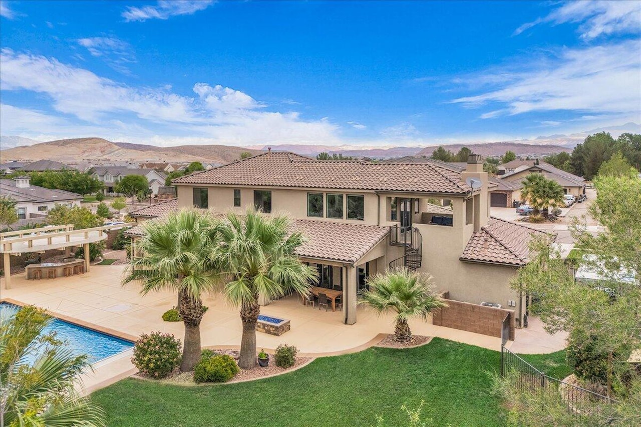 2434 E 3860  S St George, UT 84790 home for sale, MLS#25-265531 - Erika Rogers Photo 8