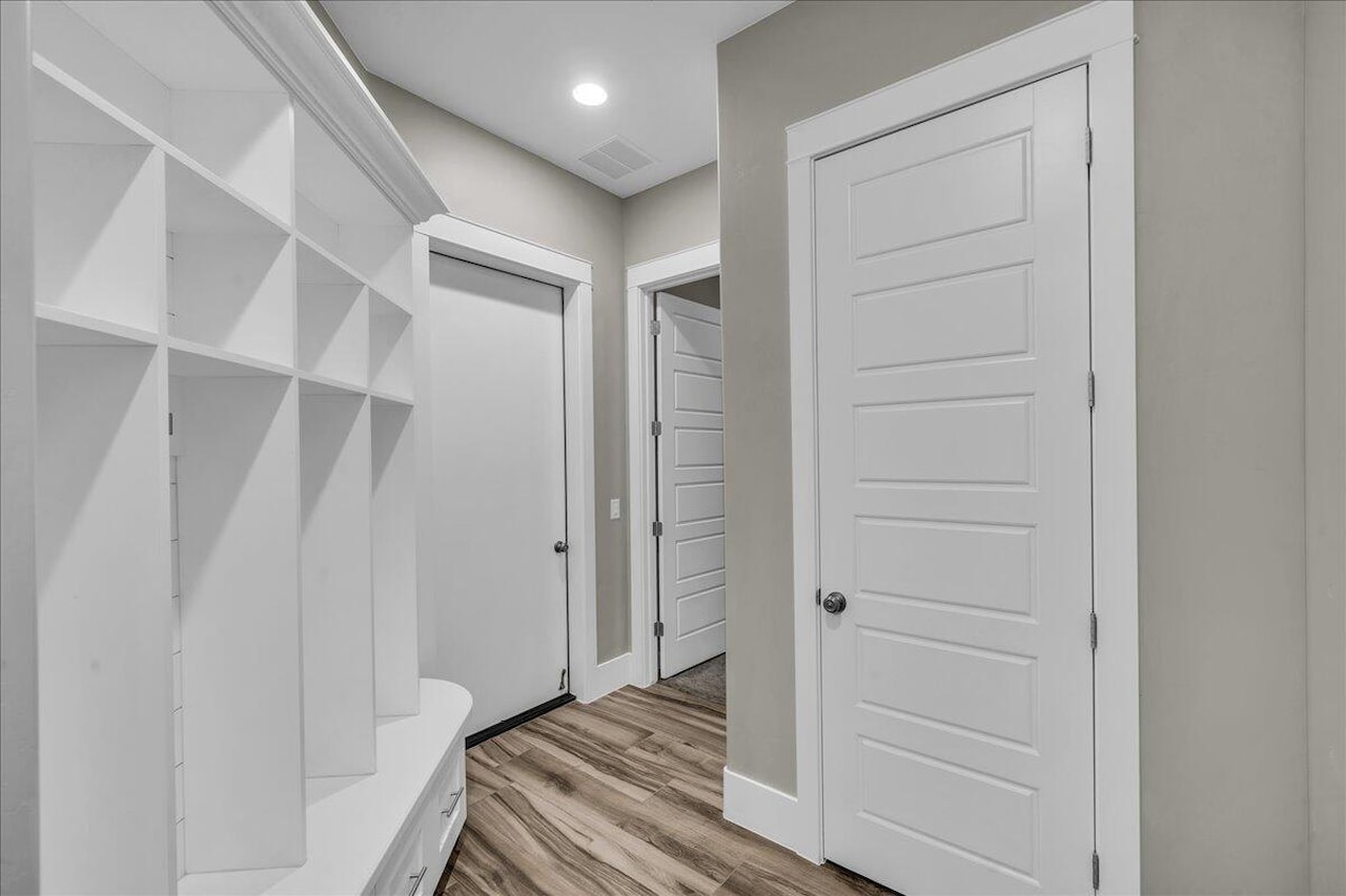 2434 E 3860  S St George, UT 84790 home for sale, MLS#25-265531 - Erika Rogers Photo 27