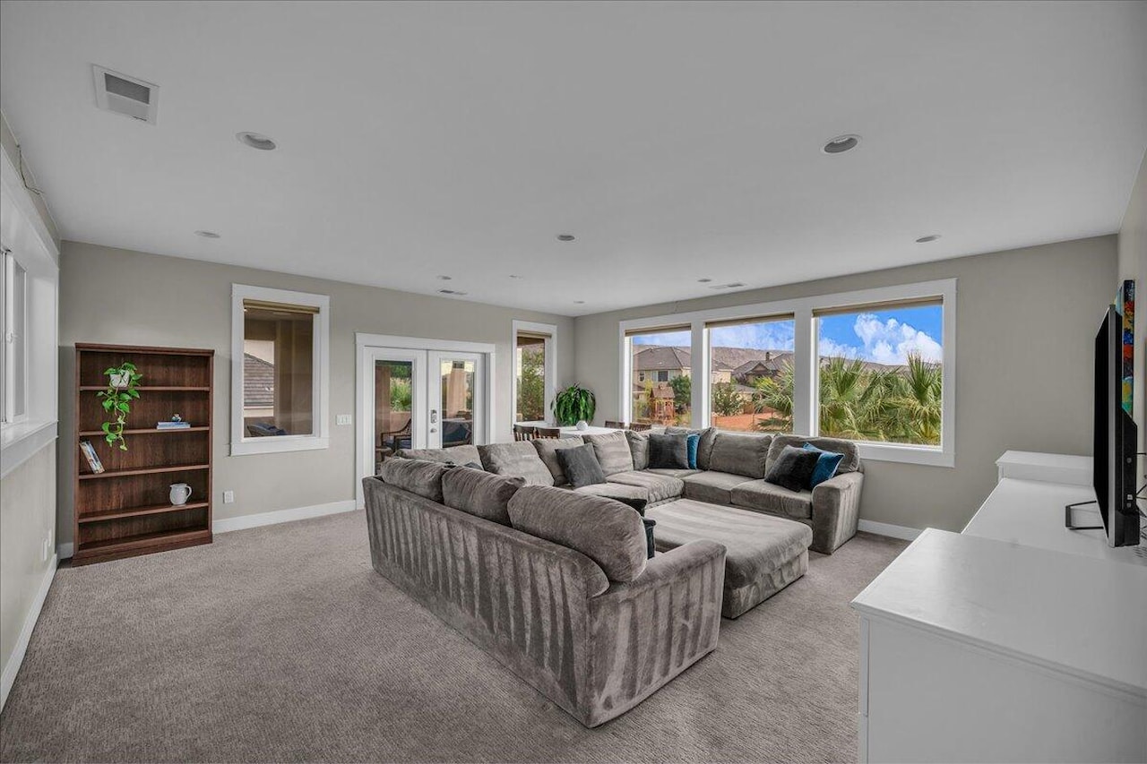 2434 E 3860  S St George, UT 84790 home for sale, MLS#25-265531 - Erika Rogers Photo 42