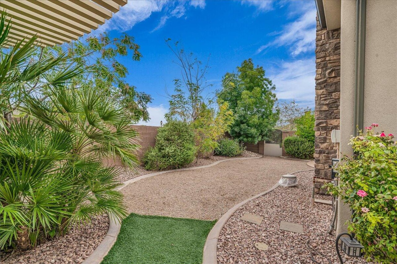 2434 E 3860  S St George, UT 84790 home for sale, MLS#25-265531 - Erika Rogers Photo 58