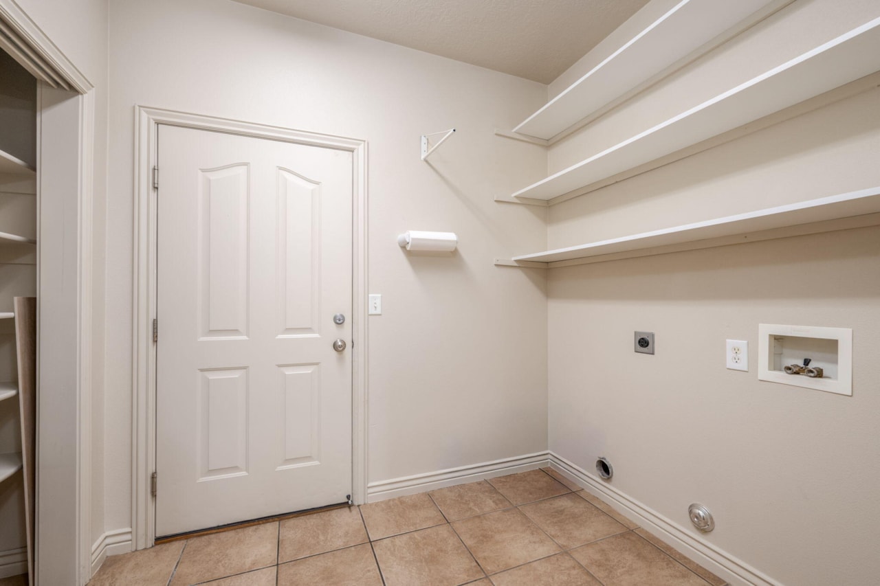 236 S 2020 CIR St George, UT 84790 home for sale, MLS#25-265566 - Erika Rogers Photo 14