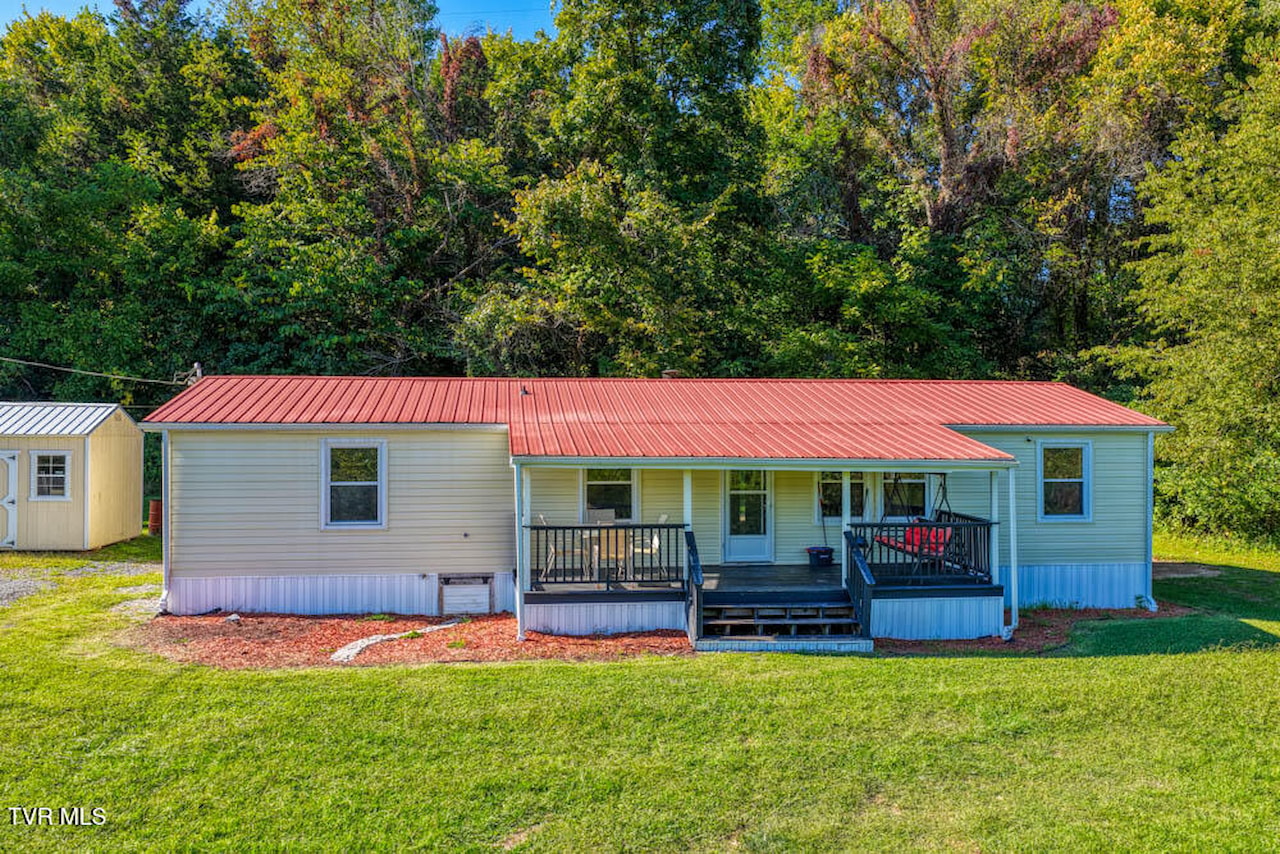 211 Country Ln Church Hill, TN 37642 | MLS 9985769