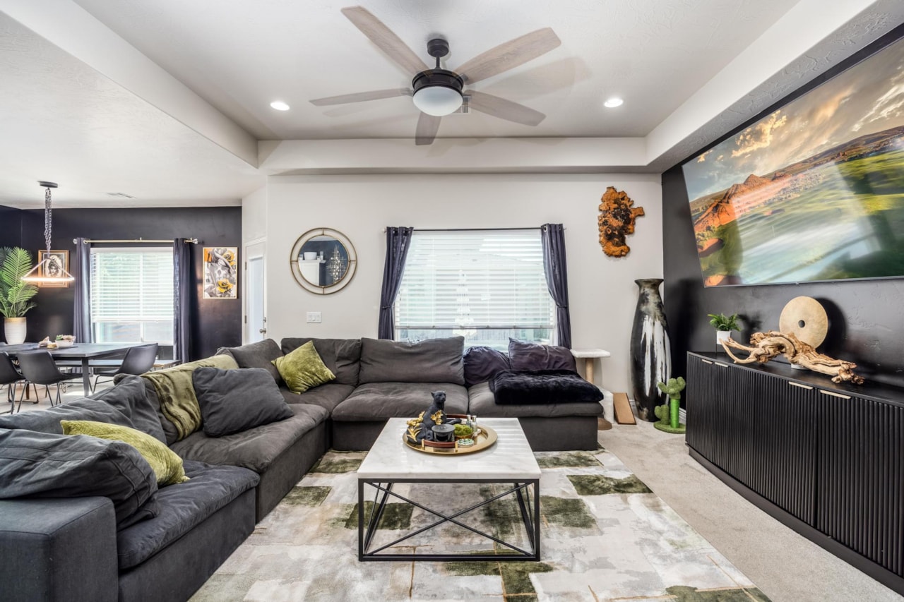 3250 E Sugar Maple St George, UT 84790 home for sale, MLS#25-265597 - Erika Rogers Photo 4