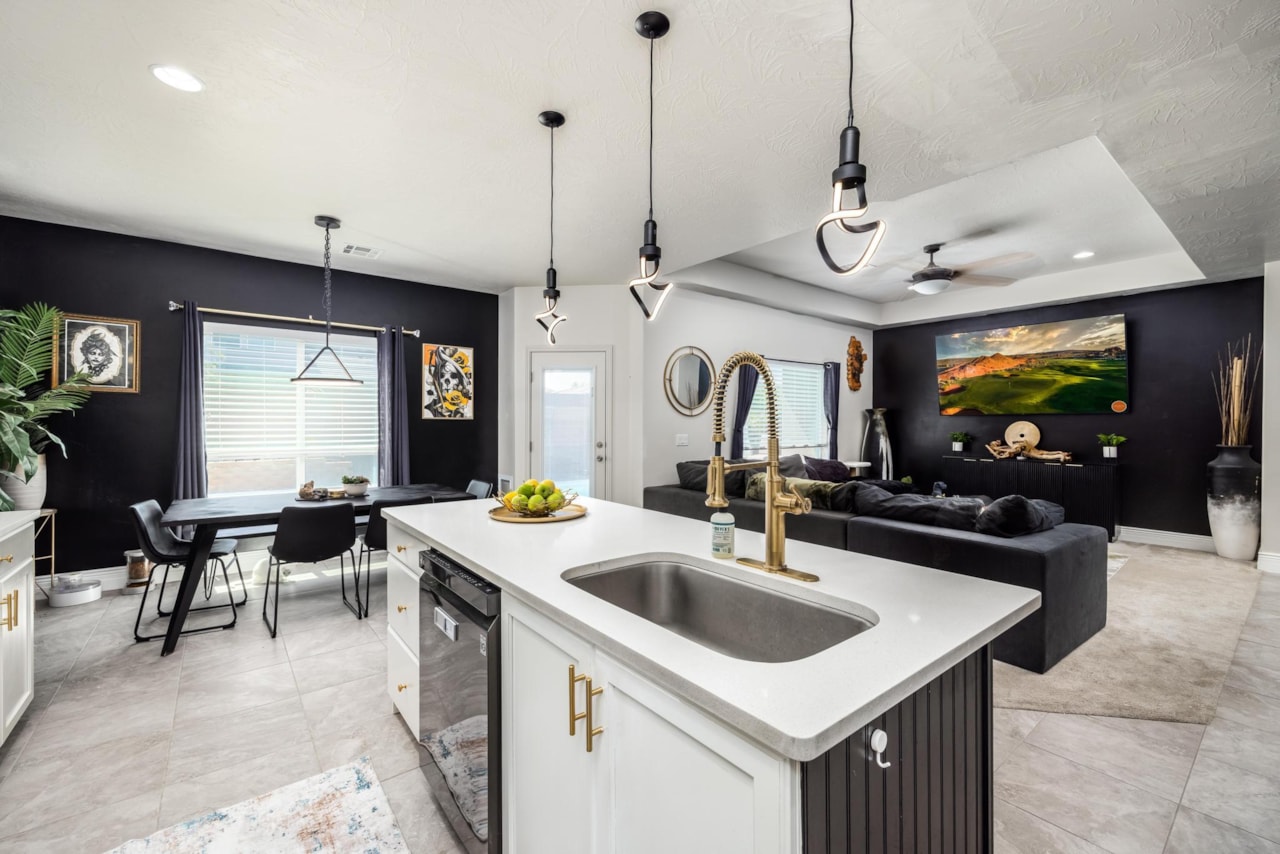 3250 E Sugar Maple St George, UT 84790 home for sale, MLS#25-265597 - Erika Rogers Photo 8