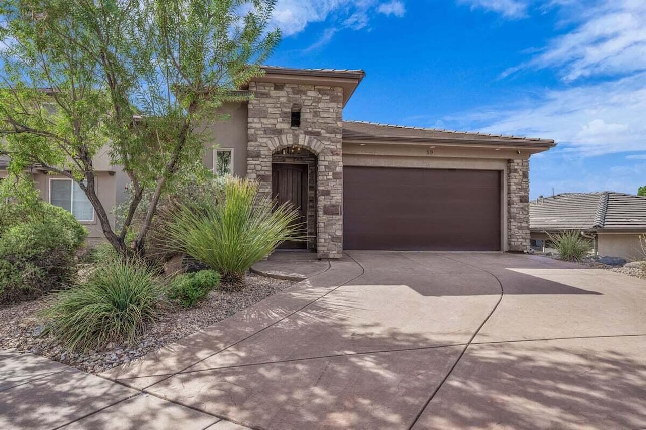 438 N Stone Mountain DR #59 St George, UT 84770 home for sale, MLS#25-265616 - Erika Rogers Photo 2