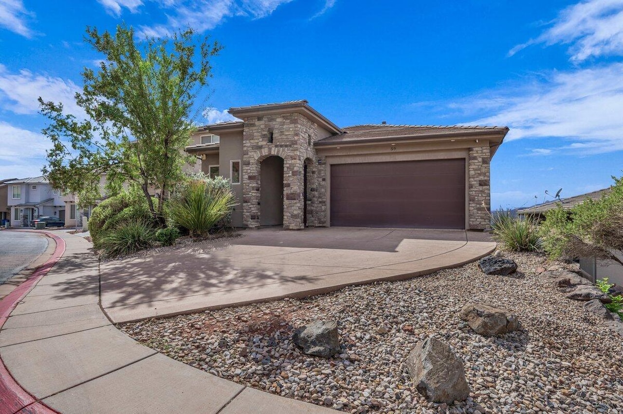 438 N Stone Mountain DR #59 St George, UT 84770 home for sale, MLS#25-265616 - Erika Rogers Photo 3