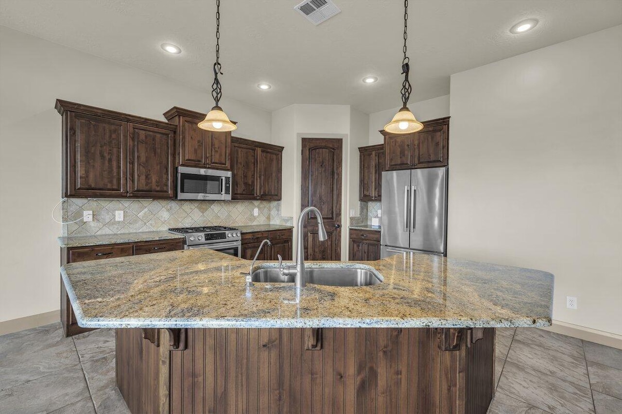 438 N Stone Mountain DR #59 St George, UT 84770 home for sale, MLS#25-265616 - Erika Rogers Photo 8