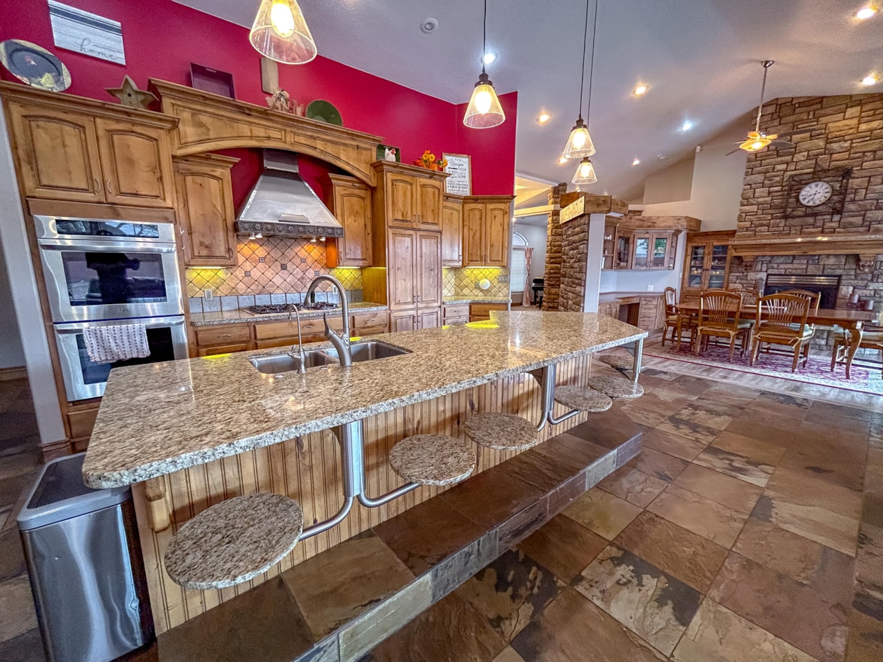 1851 W 5400  N St George, UT 84770 home for sale, MLS#25-265615 - Erika Rogers Photo 7