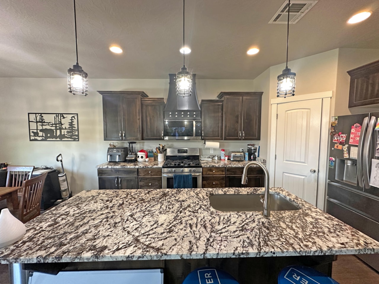 166 W Chesterfield DR Washington, UT 84780 home for sale, MLS#25-265108 - Erika Rogers Photo 4