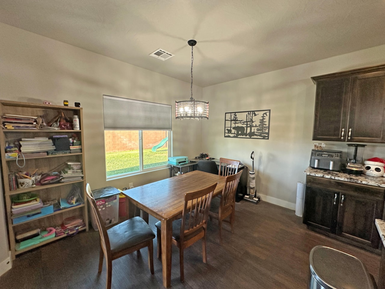 166 W Chesterfield DR Washington, UT 84780 home for sale, MLS#25-265108 - Erika Rogers Photo 5