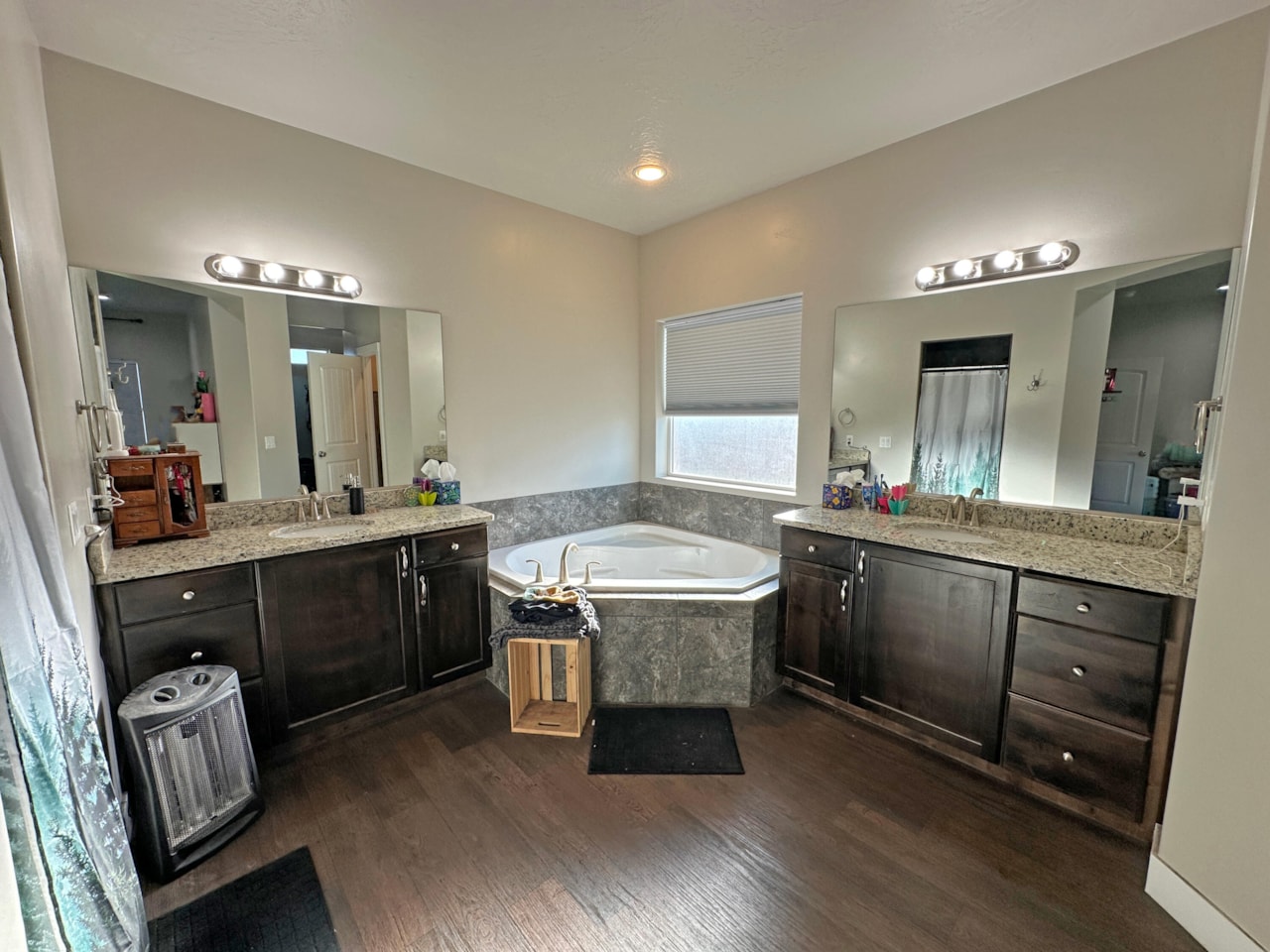 166 W Chesterfield DR Washington, UT 84780 home for sale, MLS#25-265108 - Erika Rogers Photo 12