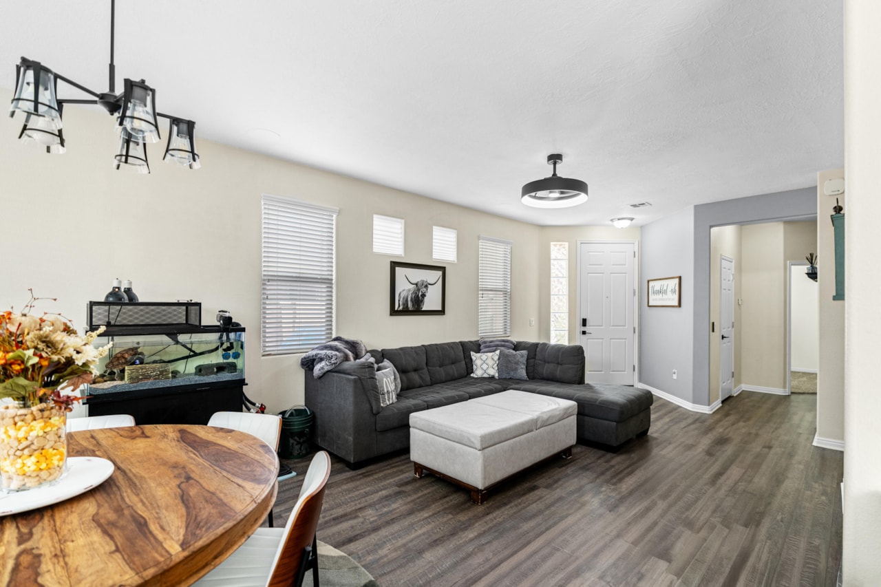 906 N Echo LN Washington, UT 84780 home for sale, MLS#25-265657 - Erika Rogers Photo 8