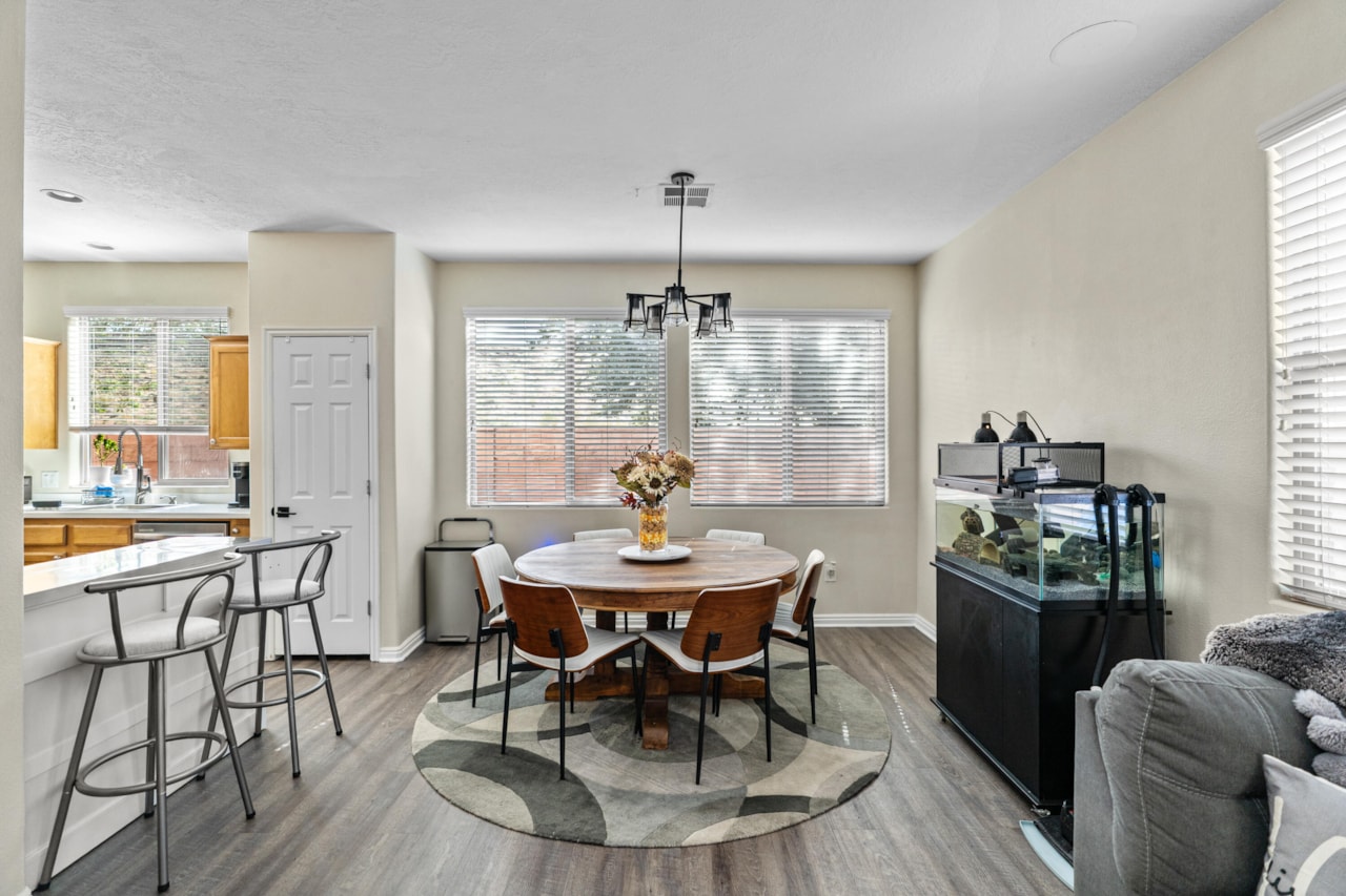 906 N Echo LN Washington, UT 84780 home for sale, MLS#25-265657 - Erika Rogers Photo 9