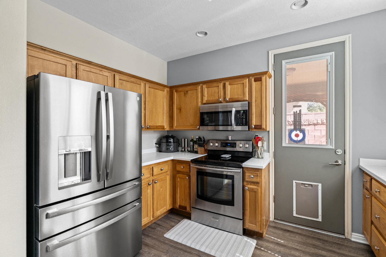 906 N Echo LN Washington, UT 84780 home for sale, MLS#25-265657 - Erika Rogers Photo 11