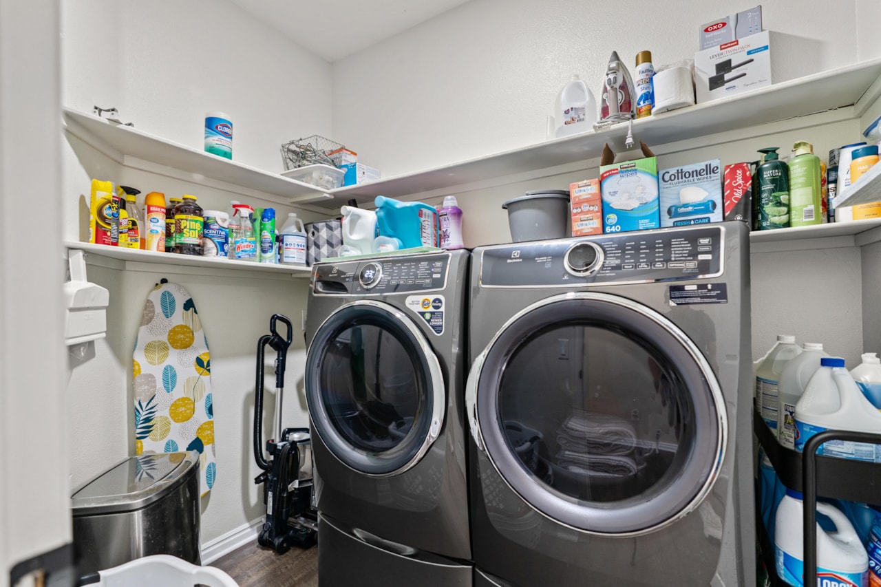 906 N Echo LN Washington, UT 84780 home for sale, MLS#25-265657 - Erika Rogers Photo 13