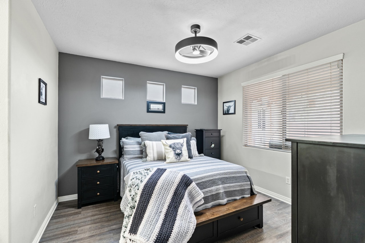 906 N Echo LN Washington, UT 84780 home for sale, MLS#25-265657 - Erika Rogers Photo 15