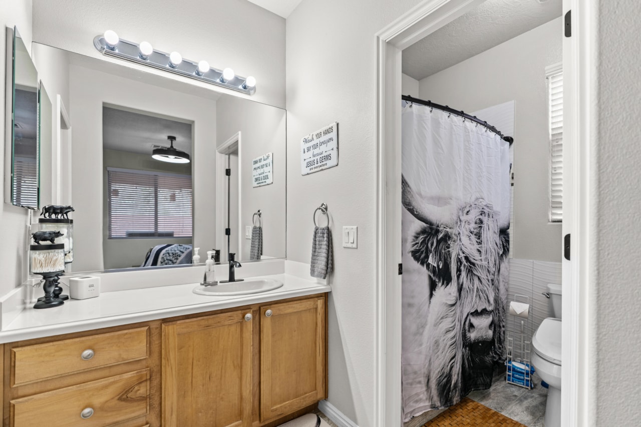 906 N Echo LN Washington, UT 84780 home for sale, MLS#25-265657 - Erika Rogers Photo 17