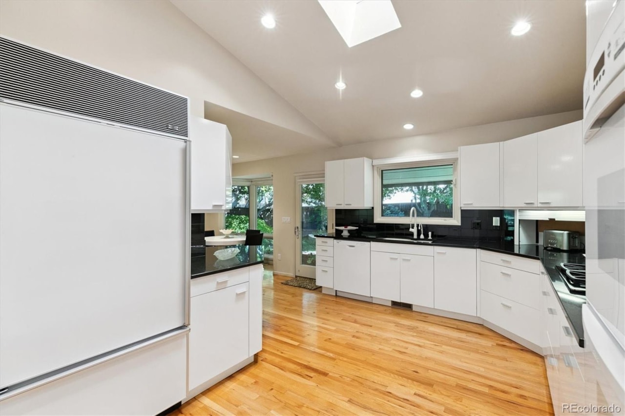 4010 S Holly St Southmoor Vista Cherry Hills Discover the ultimate fusion of TIMELESS DESIGN, MODERN LUXURY, & SERENE OUTDOOR BEAUTY in this... Cherry Hills Village Arapahoe CO 80111 3174346 home for sale $1,890,000 3174346 Photo 18