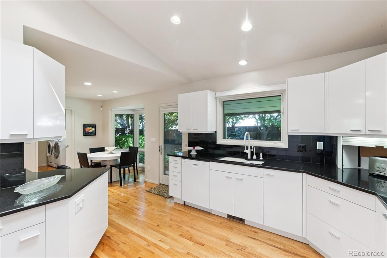 4010 S Holly St Southmoor Vista Cherry Hills Discover the ultimate fusion of TIMELESS DESIGN, MODERN LUXURY, & SERENE OUTDOOR BEAUTY in this... Cherry Hills Village Arapahoe CO 80111 3174346 home for sale $1,890,000 3174346 Photo 19