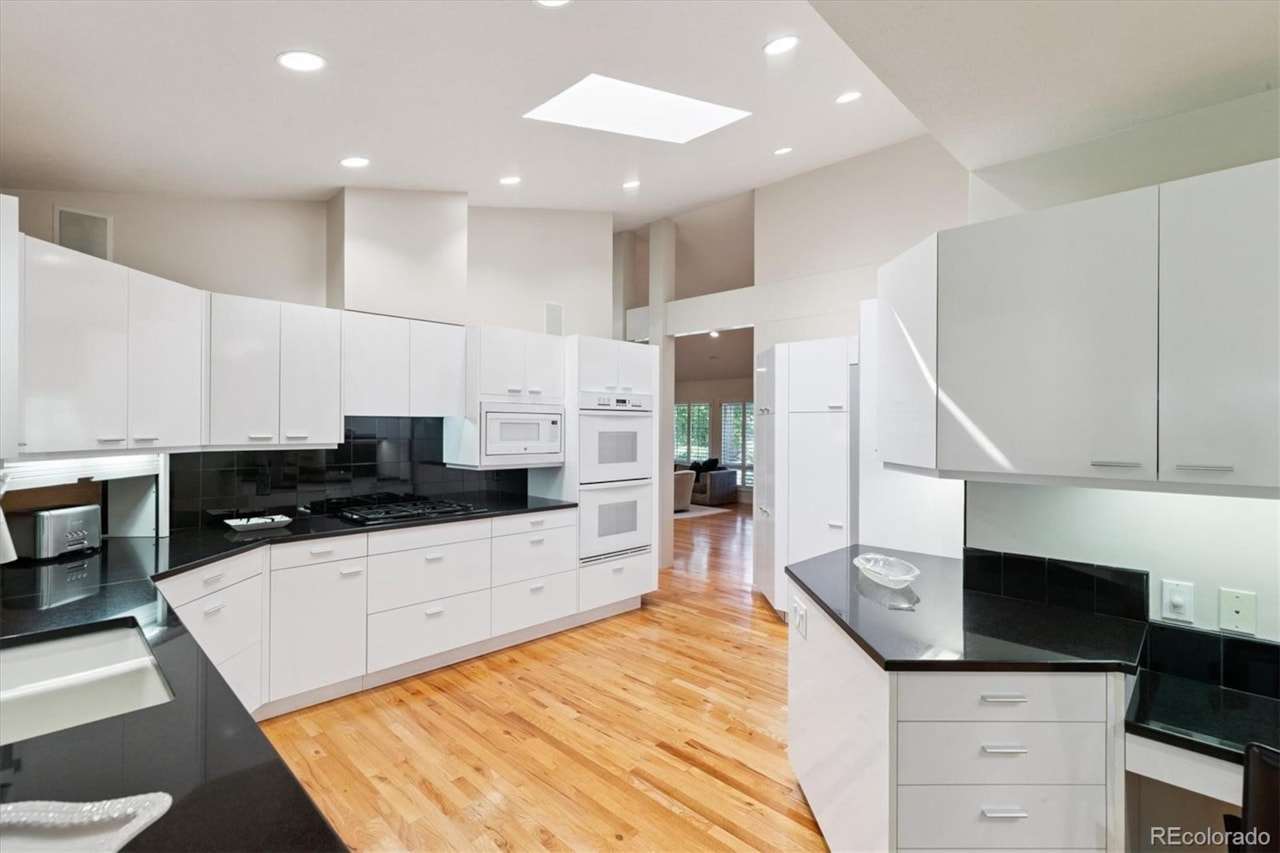 4010 S Holly St Southmoor Vista Cherry Hills Discover the ultimate fusion of TIMELESS DESIGN, MODERN LUXURY, & SERENE OUTDOOR BEAUTY in this... Cherry Hills Village Arapahoe CO 80111 3174346 home for sale $1,890,000 3174346 Photo 23