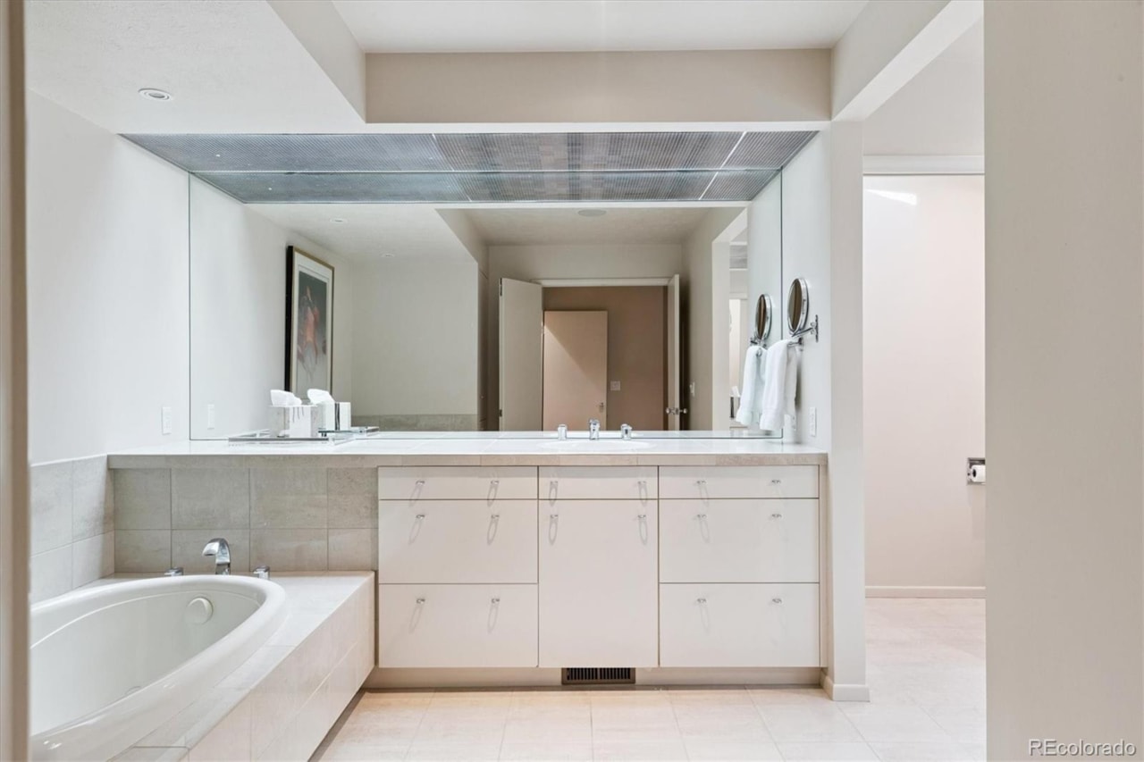 4010 S Holly St Southmoor Vista Cherry Hills Discover the ultimate fusion of TIMELESS DESIGN, MODERN LUXURY, & SERENE OUTDOOR BEAUTY in this... Cherry Hills Village Arapahoe CO 80111 3174346 home for sale $1,890,000 3174346 Photo 27