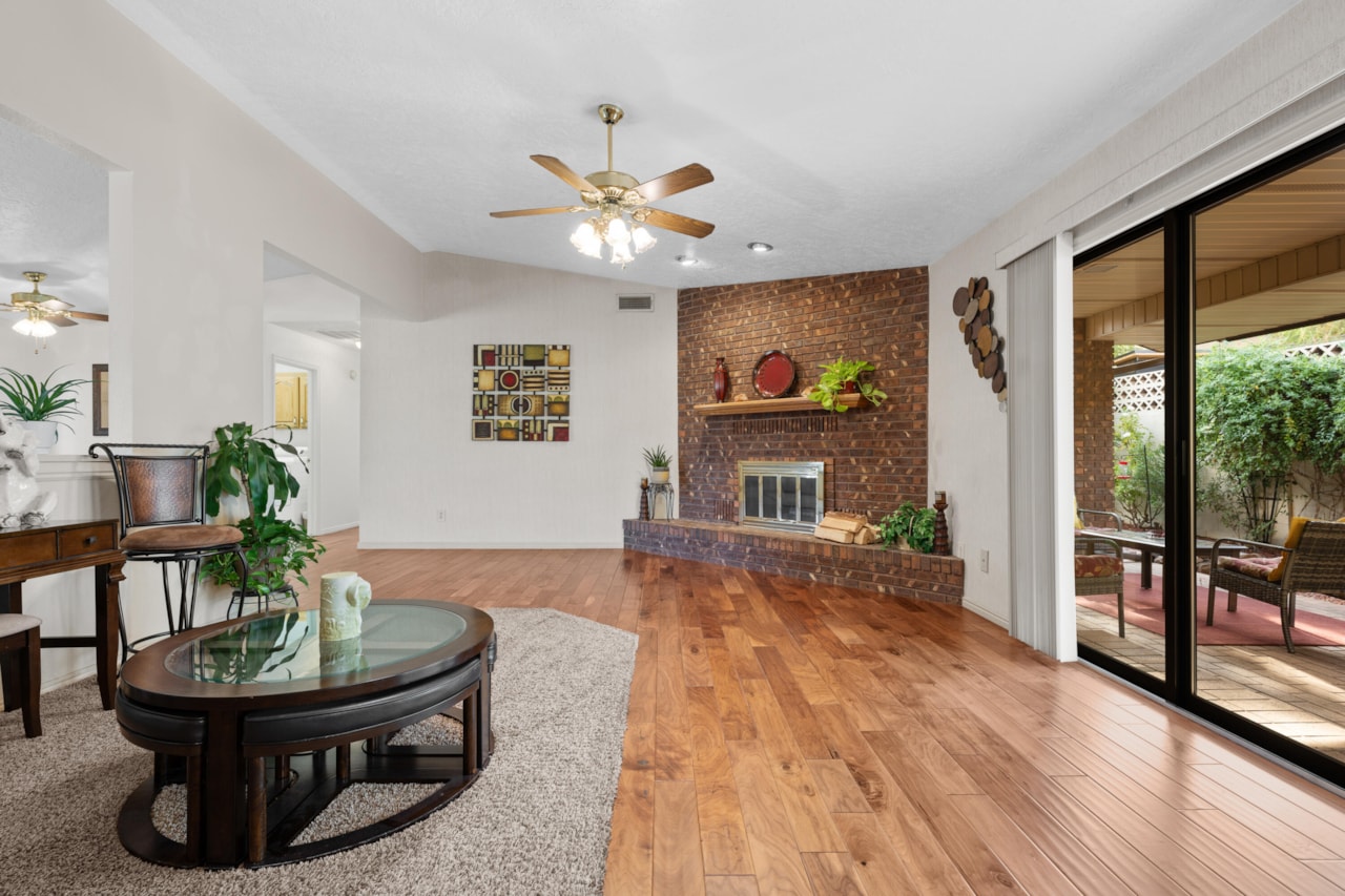 1430 Navajo DR St George, UT 84790 home for sale, MLS#25-265667 - Erika Rogers Photo 17