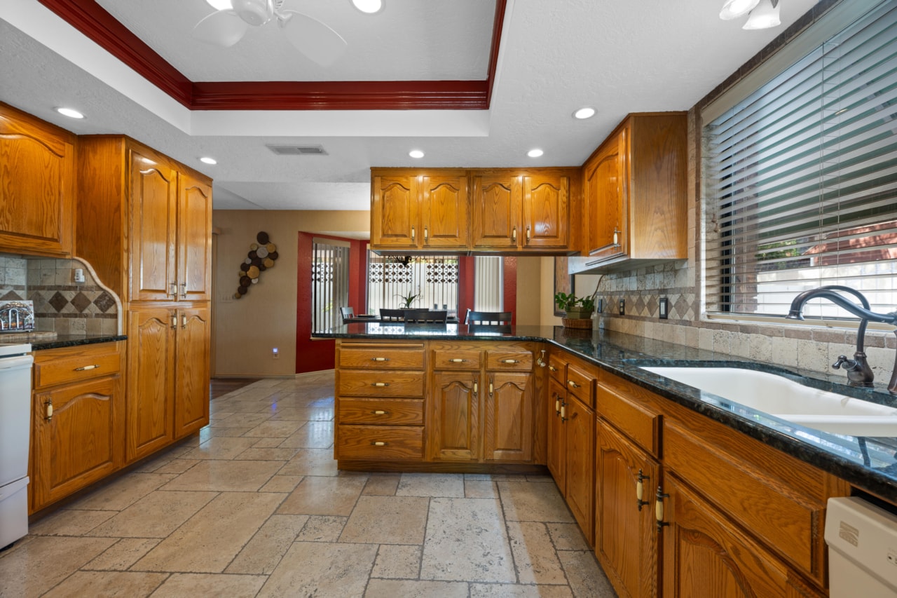 1430 Navajo DR St George, UT 84790 home for sale, MLS#25-265667 - Erika Rogers Photo 23