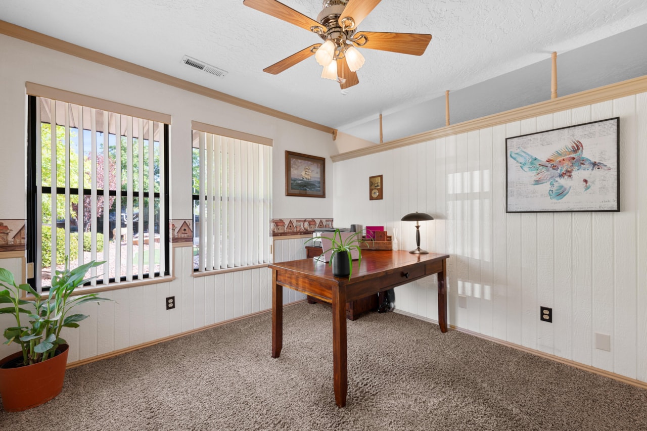 1430 Navajo DR St George, UT 84790 home for sale, MLS#25-265667 - Erika Rogers Photo 25