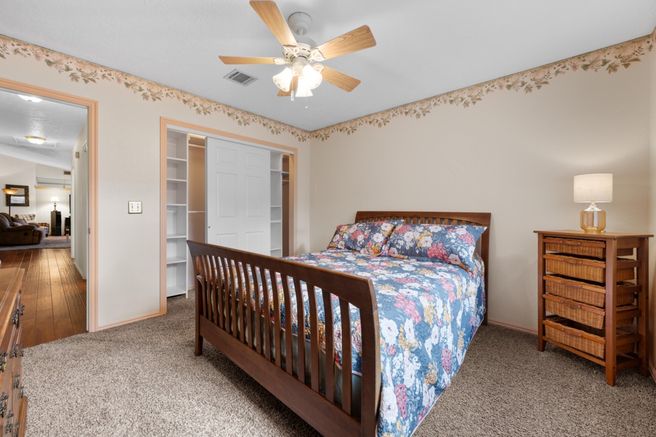 1430 Navajo DR St George, UT 84790 home for sale, MLS#25-265667 - Erika Rogers Photo 35