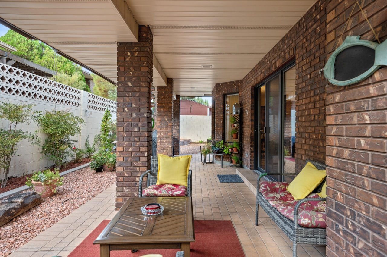 1430 Navajo DR St George, UT 84790 home for sale, MLS#25-265667 - Erika Rogers Photo 48