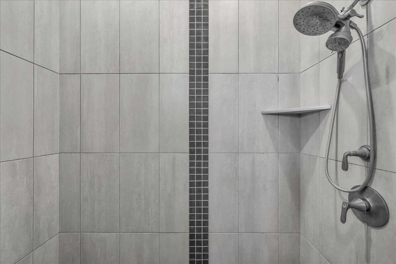 1976 E 1200 CIR N St George, UT 84770 home for sale, MLS#25-265683 - Erika Rogers Photo 13