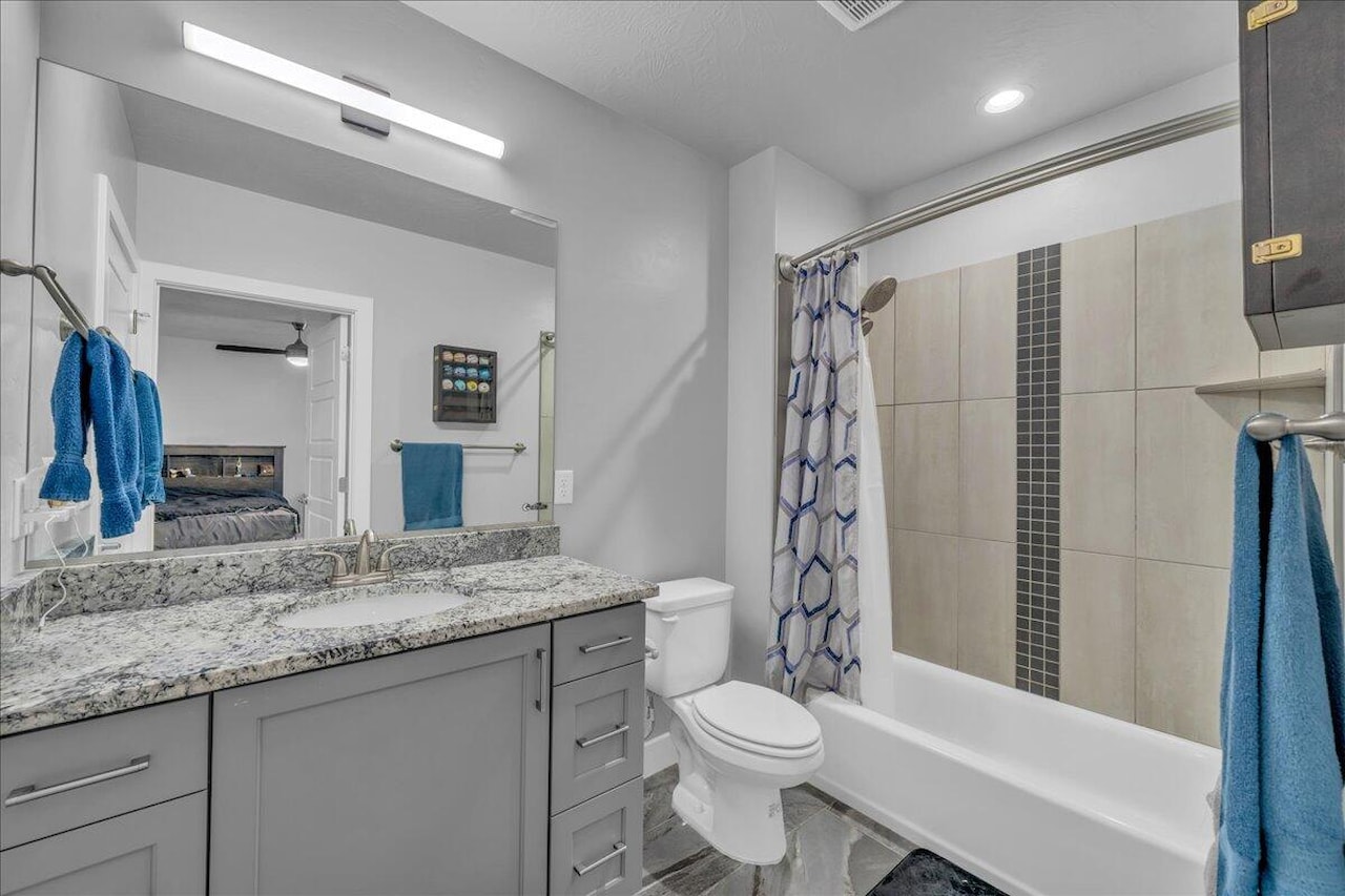 1976 E 1200 CIR N St George, UT 84770 home for sale, MLS#25-265683 - Erika Rogers Photo 25