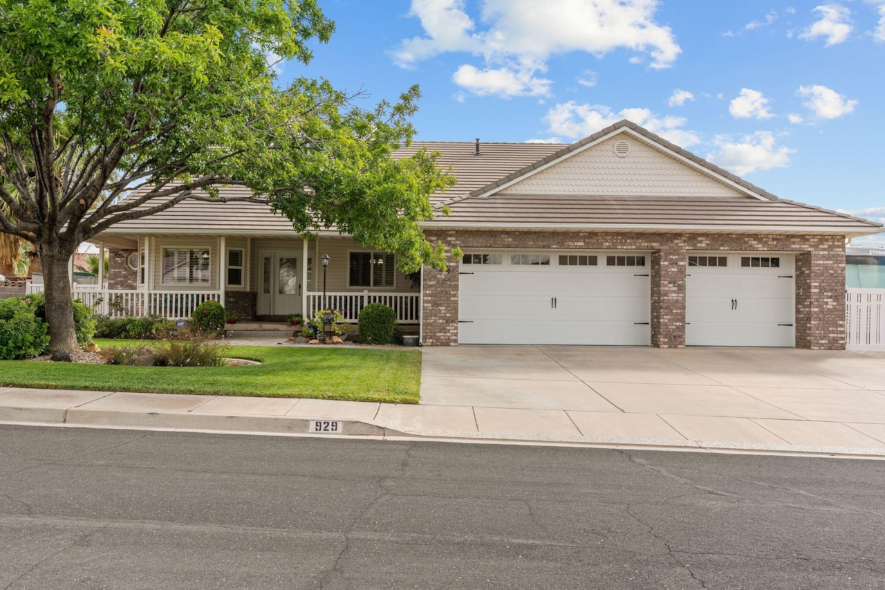 929 S Golda DR St George, UT 84790 home for sale, MLS#25-265688 - Erika Rogers