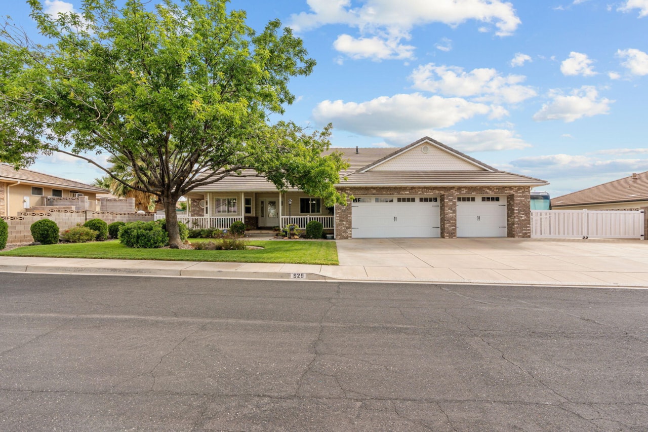 929 S Golda DR St George, UT 84790 home for sale, MLS#25-265688 - Erika Rogers Photo 4