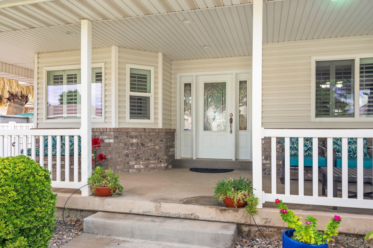 929 S Golda DR St George, UT 84790 home for sale, MLS#25-265688 - Erika Rogers Photo 5