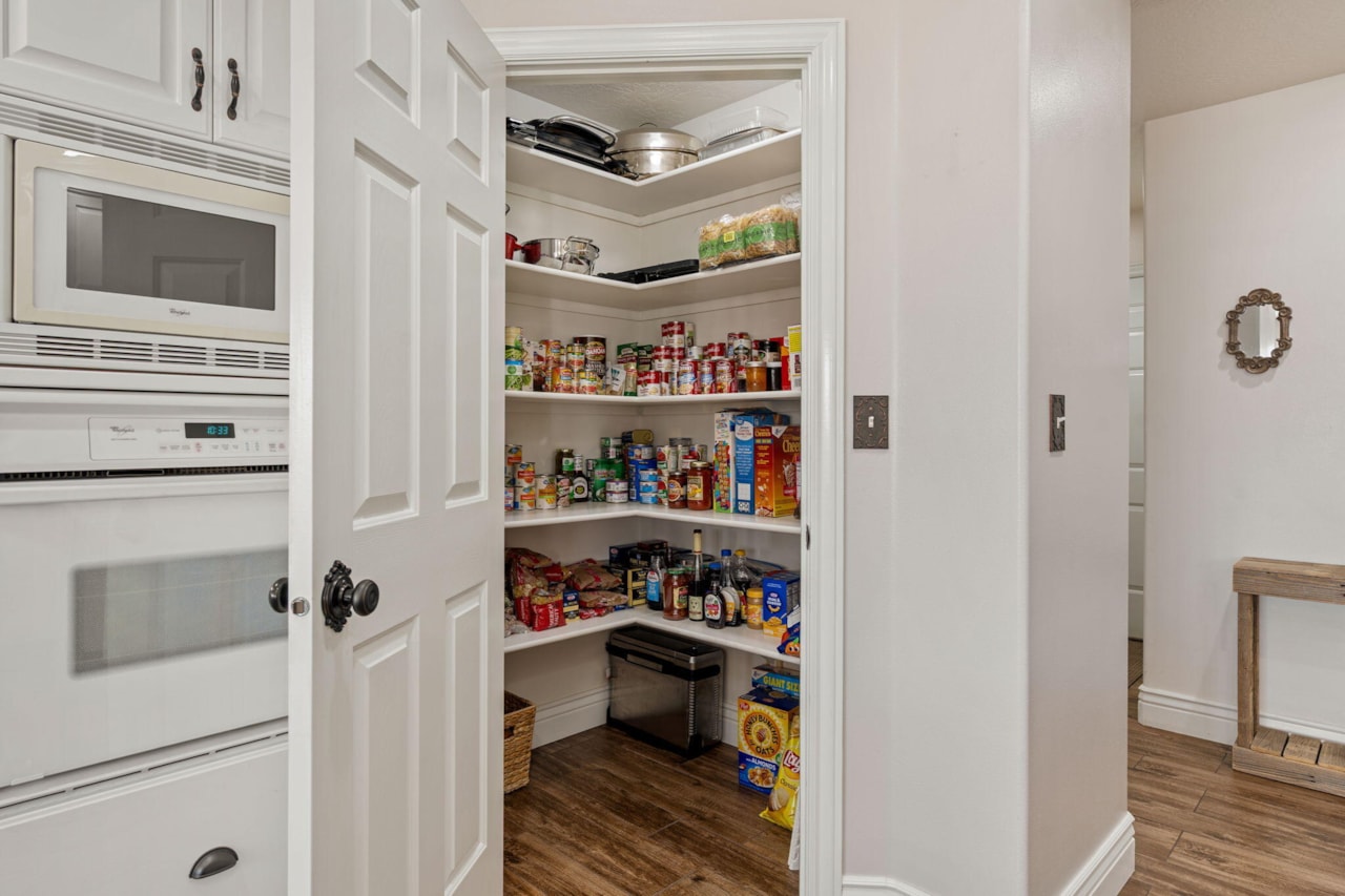 929 S Golda DR St George, UT 84790 home for sale, MLS#25-265688 - Erika Rogers Photo 19