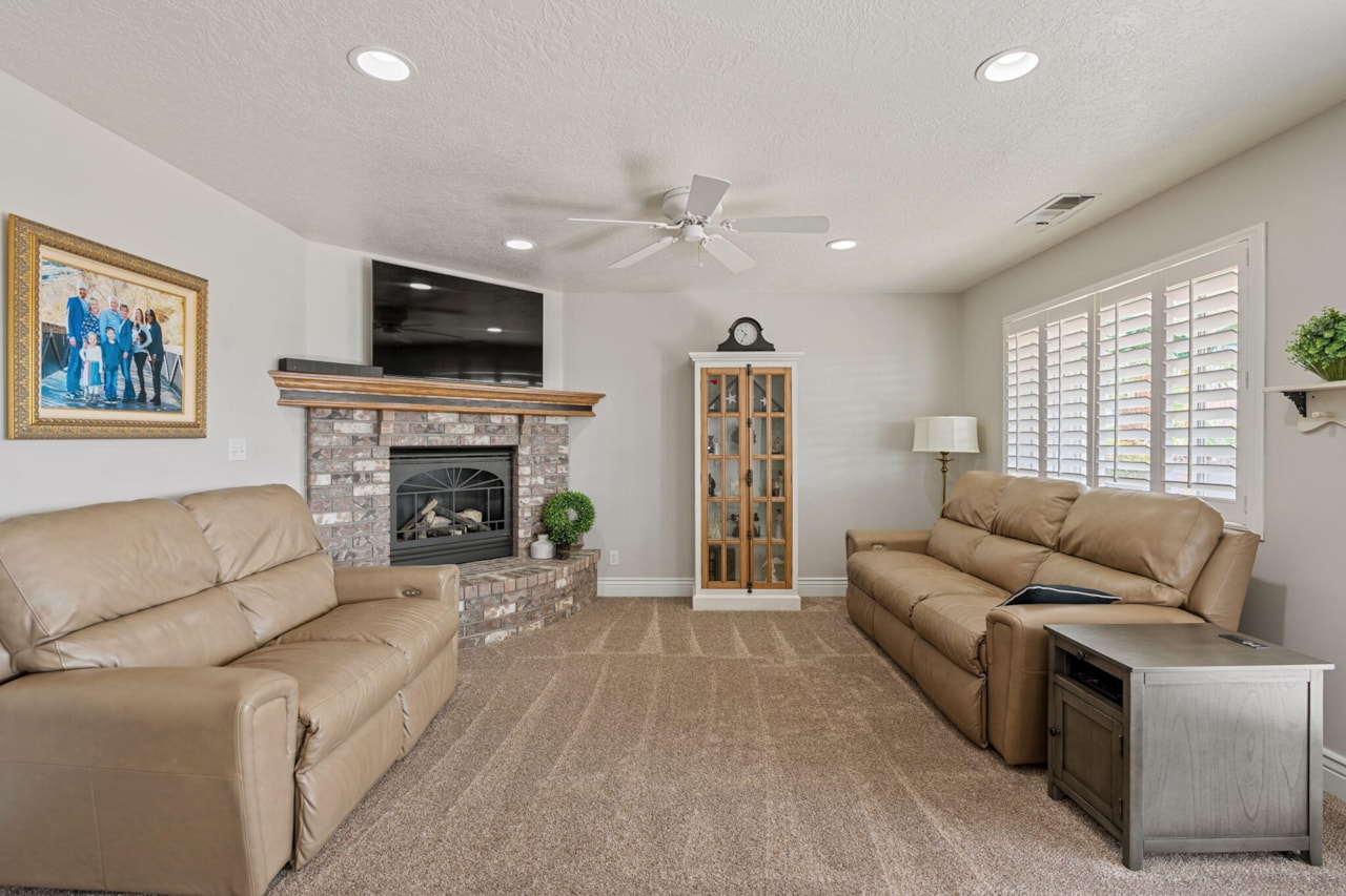 929 S Golda DR St George, UT 84790 home for sale, MLS#25-265688 - Erika Rogers Photo 20