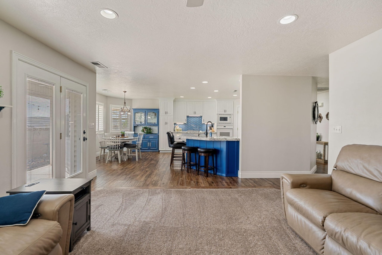 929 S Golda DR St George, UT 84790 home for sale, MLS#25-265688 - Erika Rogers Photo 22