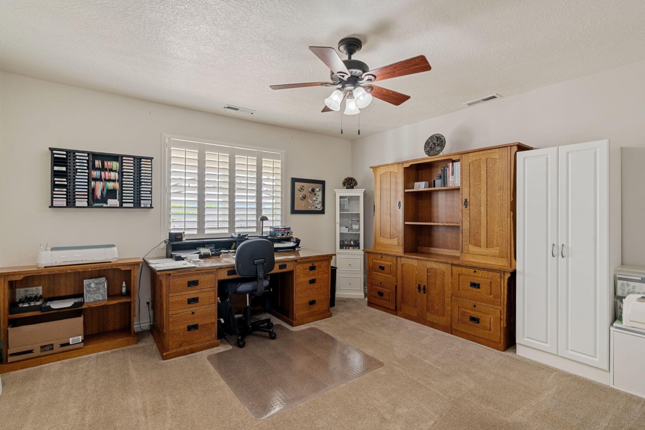 929 S Golda DR St George, UT 84790 home for sale, MLS#25-265688 - Erika Rogers Photo 35