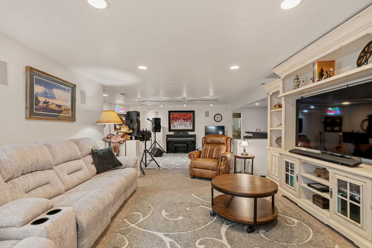 929 S Golda DR St George, UT 84790 home for sale, MLS#25-265688 - Erika Rogers Photo 37