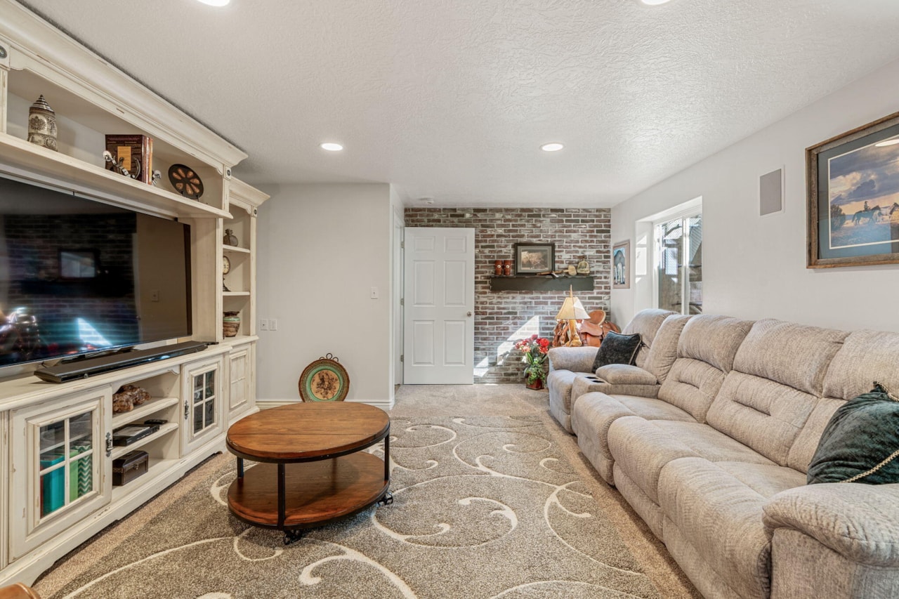 929 S Golda DR St George, UT 84790 home for sale, MLS#25-265688 - Erika Rogers Photo 39