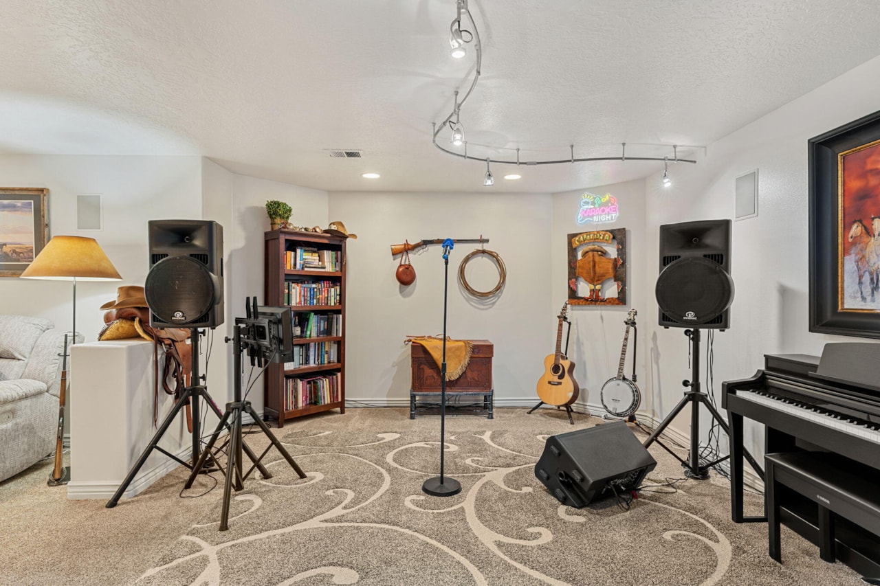 929 S Golda DR St George, UT 84790 home for sale, MLS#25-265688 - Erika Rogers Photo 42