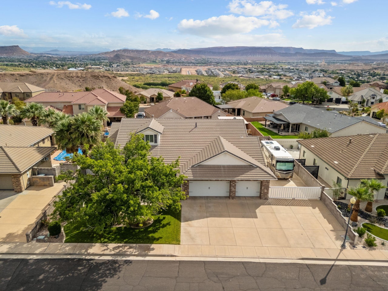 929 S Golda DR St George, UT 84790 home for sale, MLS#25-265688 - Erika Rogers Photo 60