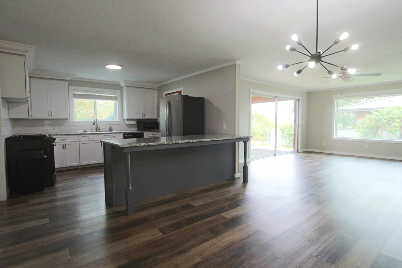 419 S 100 ST E Washington, UT 84780 home for sale, MLS#25-265449 - Erika Rogers Photo 4