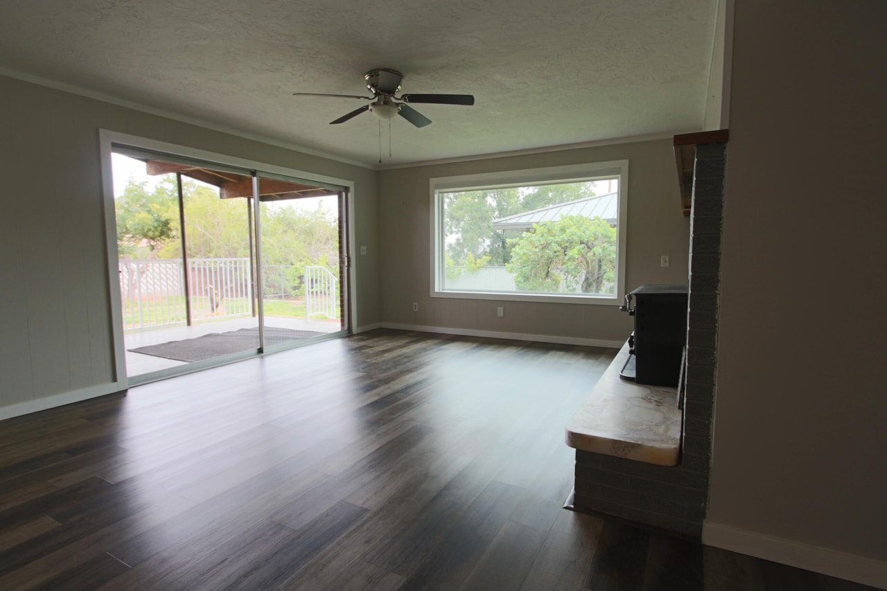 419 S 100 ST E Washington, UT 84780 home for sale, MLS#25-265449 - Erika Rogers Photo 9