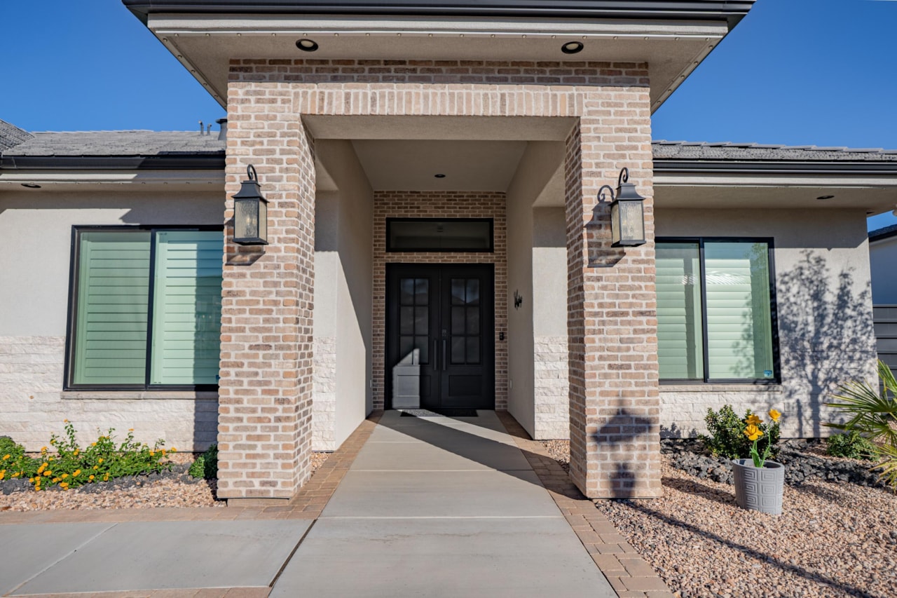 2204 N Fairway Washington, UT 84780 home for sale, MLS#25-265699 - Erika Rogers Photo 3