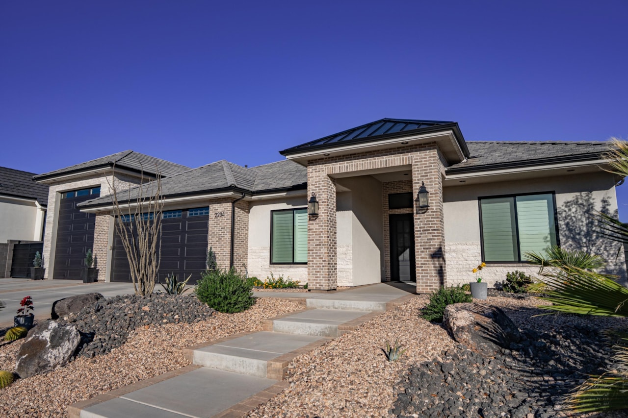 2204 N Fairway Washington, UT 84780 home for sale, MLS#25-265699 - Erika Rogers Photo 4