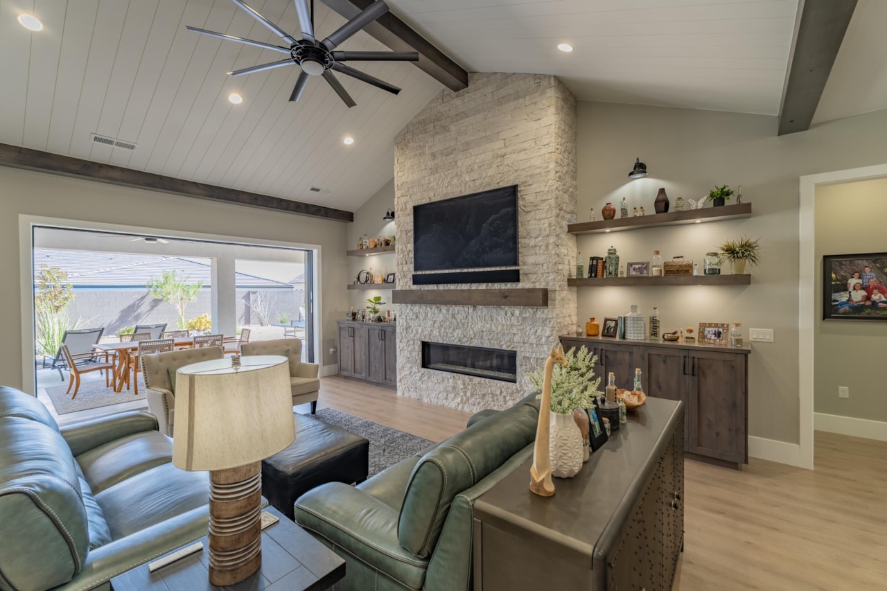 2204 N Fairway Washington, UT 84780 home for sale, MLS#25-265699 - Erika Rogers Photo 10