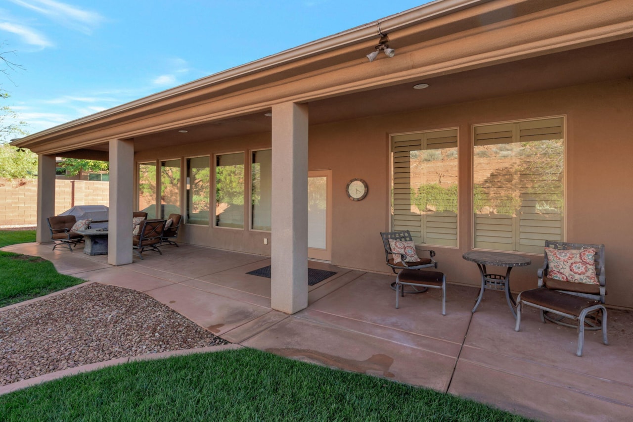 1691 N Palo Verda DR St George, UT 84770 home for sale, MLS#25-265733 - Erika Rogers Photo 6