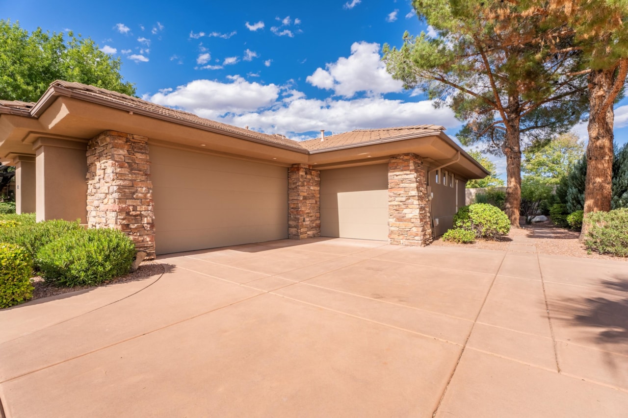 1858 W 10  N St George, UT 84770 home for sale, MLS#25-265718 - Erika Rogers Photo 7